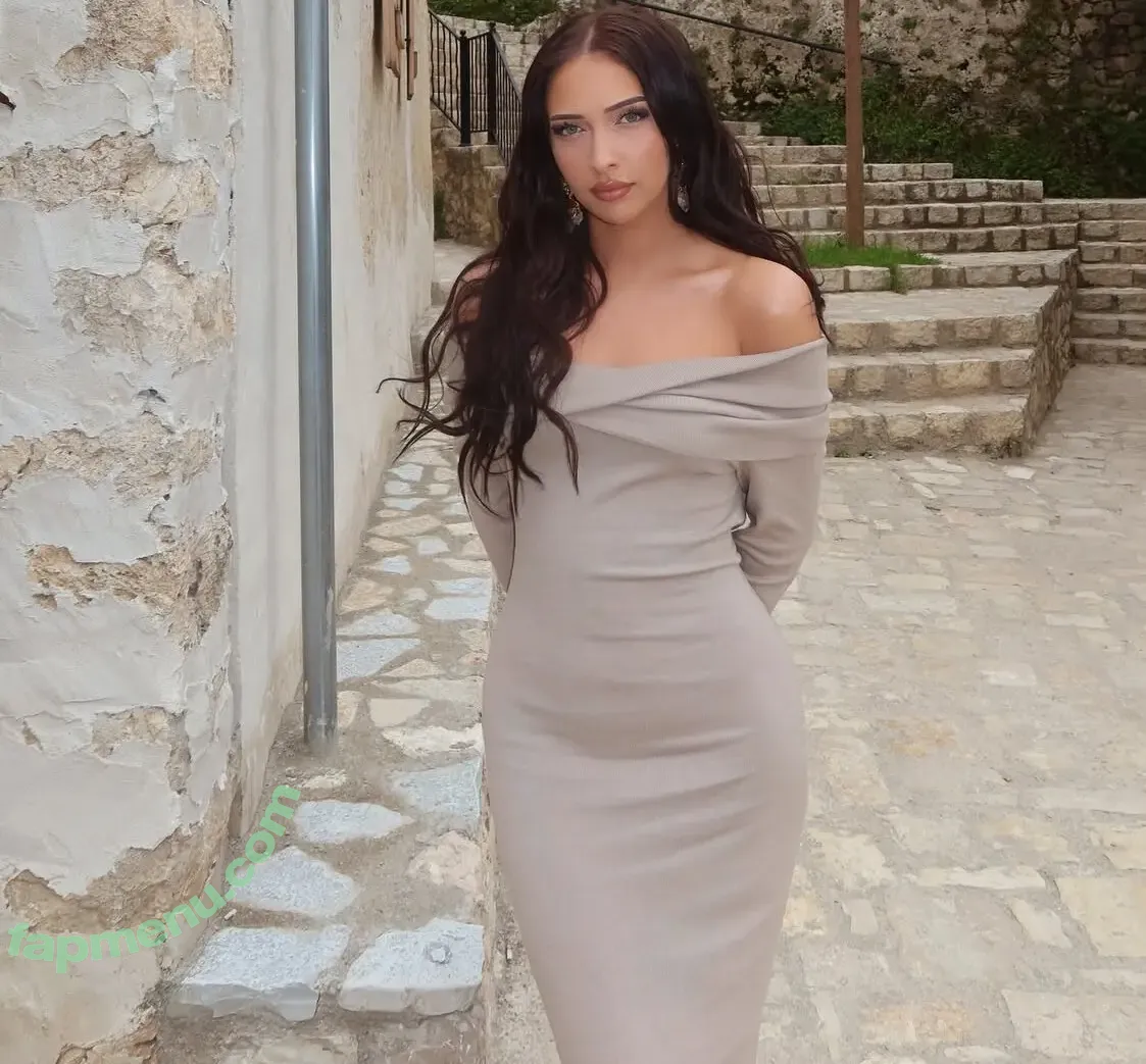 Dilara Hava Tunç nude photo #0025 (Dilara Hava Tunç)