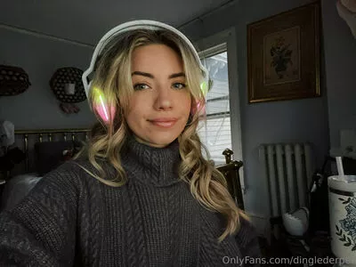 Dinglederper / Tori Deepfakes nude photo #0250