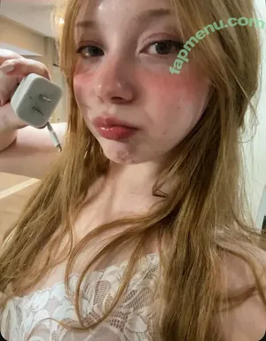 Diovana Konigsreuter / diokonigsreuter / diovanakoni nude photo #0026