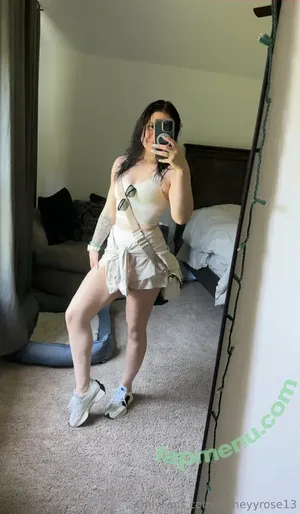 disneyyrose13 / disneyy13rose nude photo #0101