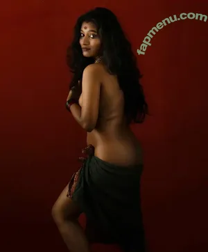 Divya Muraleedharan / Divz_muralee / Sigo_aprendiendo / Touche_esthetique nude photo #0001