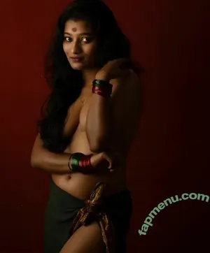Divya Muraleedharan / Divz_muralee / Sigo_aprendiendo / Touche_esthetique nude photo #0002