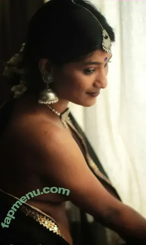 Divya Muraleedharan / Divz_muralee / Sigo_aprendiendo / Touche_esthetique nude photo #0012