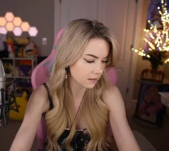 Dizzykitten / dizzykitten7 / dizzykittenpaws / thedizzykitten nude photo #1404
