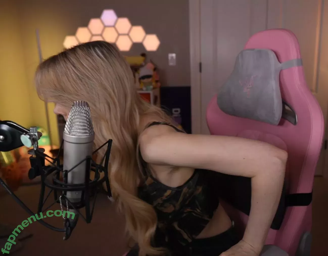 Dizzykitten nude photo #1357 (dizzykitten7 / dizzykittenpaws / thedizzykitten)