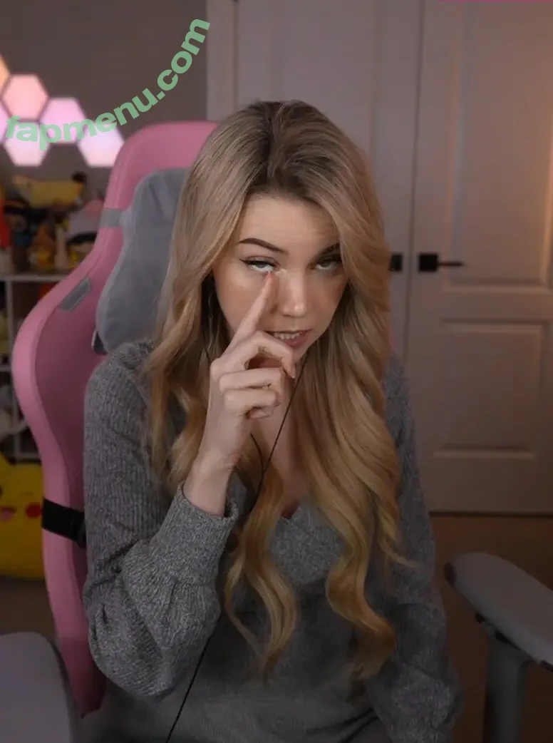 Dizzykitten nude photo #1563 (dizzykitten7 / dizzykittenpaws / thedizzykitten)