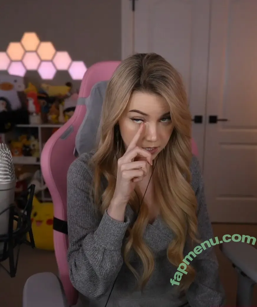 Dizzykitten nude photo #1565 (dizzykitten7 / dizzykittenpaws / thedizzykitten)