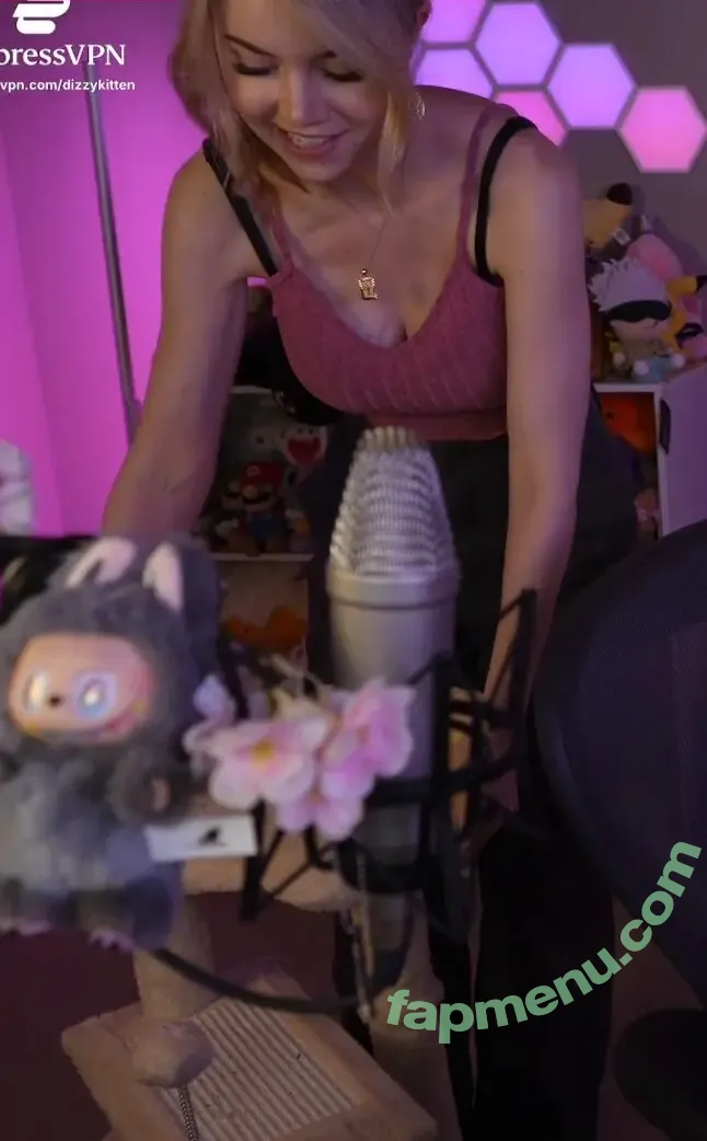 Dizzykitten nude photo #2496 (dizzykitten7 / dizzykittenpaws / thedizzykitten)