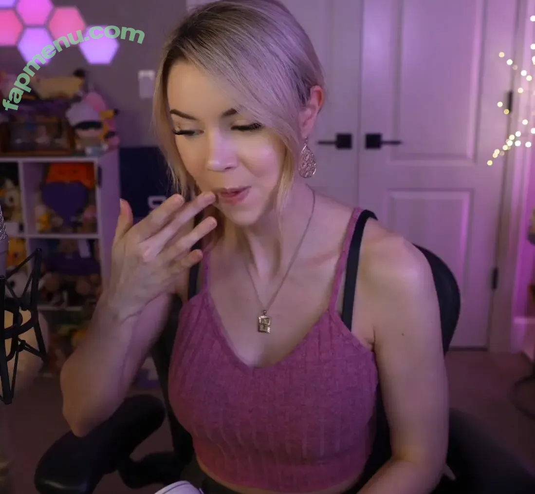 Dizzykitten nude photo #2511 (dizzykitten7 / dizzykittenpaws / thedizzykitten)
