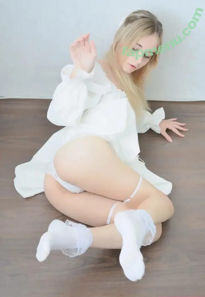 dolliloli nude photo #0054 (dollilolii)