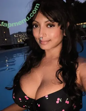doomergal / Anyana nude photo #0003