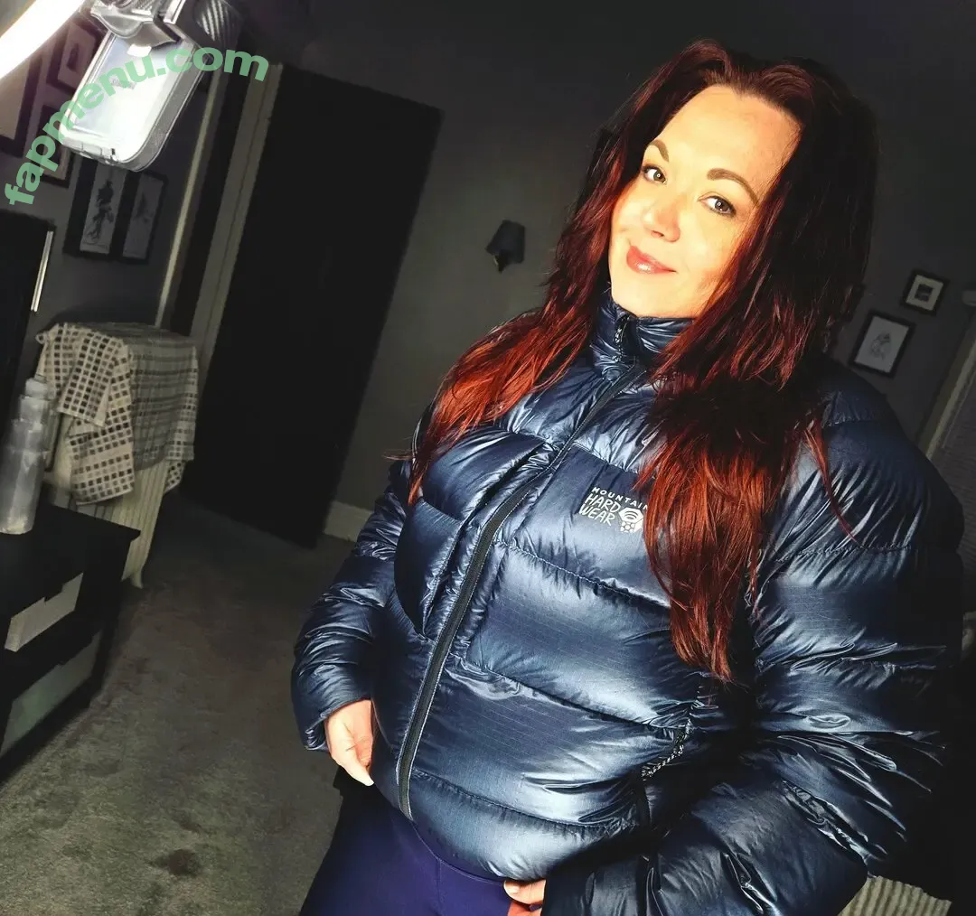 down_queen nude photo #0102 (down_queen)
