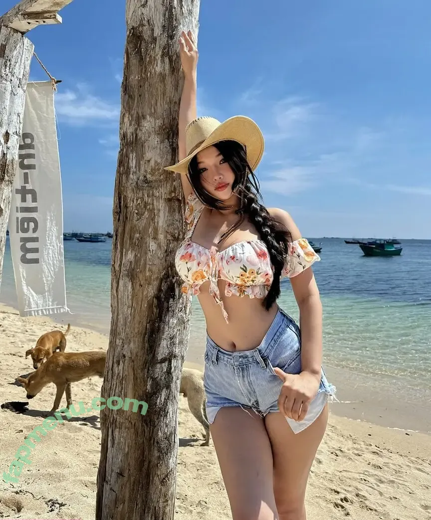 Duyenn Hipp nude photo #1553 (duyenn.hipp)