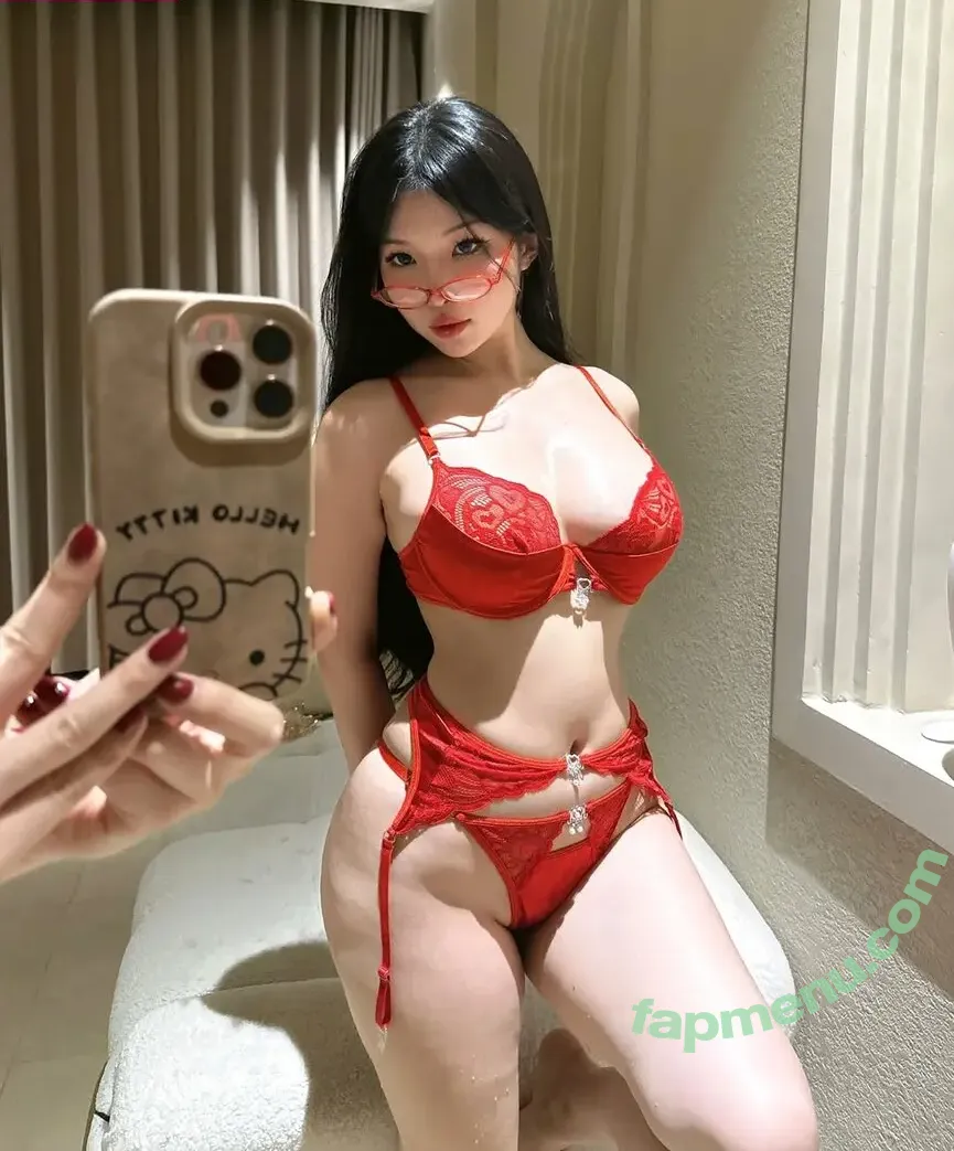 Duyenn Hipp nude photo #1588 (duyenn.hipp)
