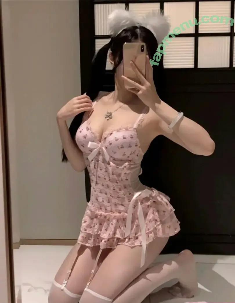 Duyenn Hipp nude photo #1704 (duyenn.hipp)
