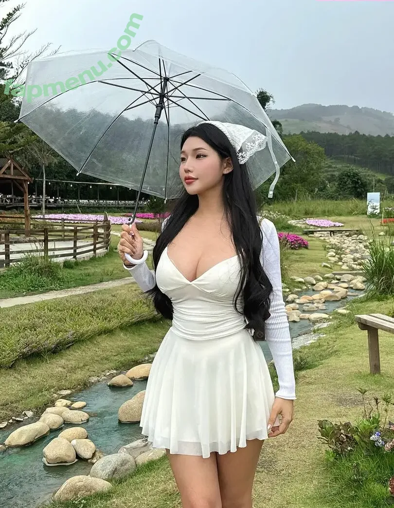 Duyenn Hipp nude photo #1716 (duyenn.hipp)