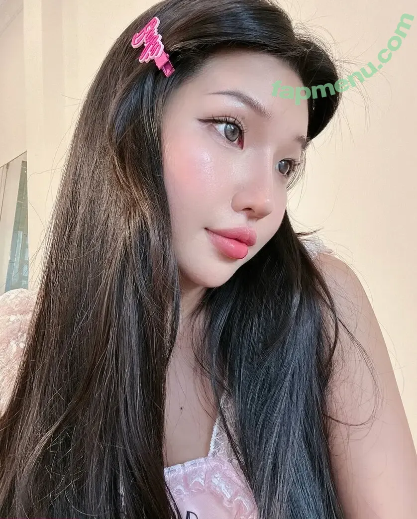 Duyenn Hipp nude photo #1730 (duyenn.hipp)