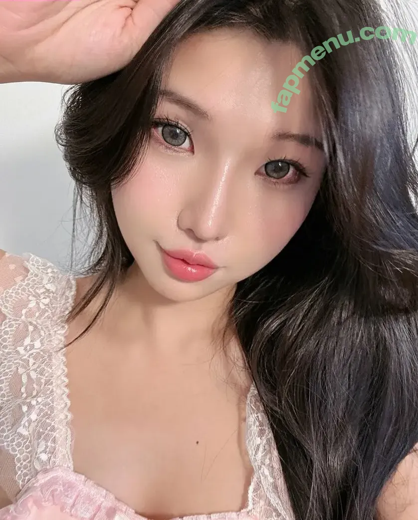 Duyenn Hipp nude photo #1731 (duyenn.hipp)