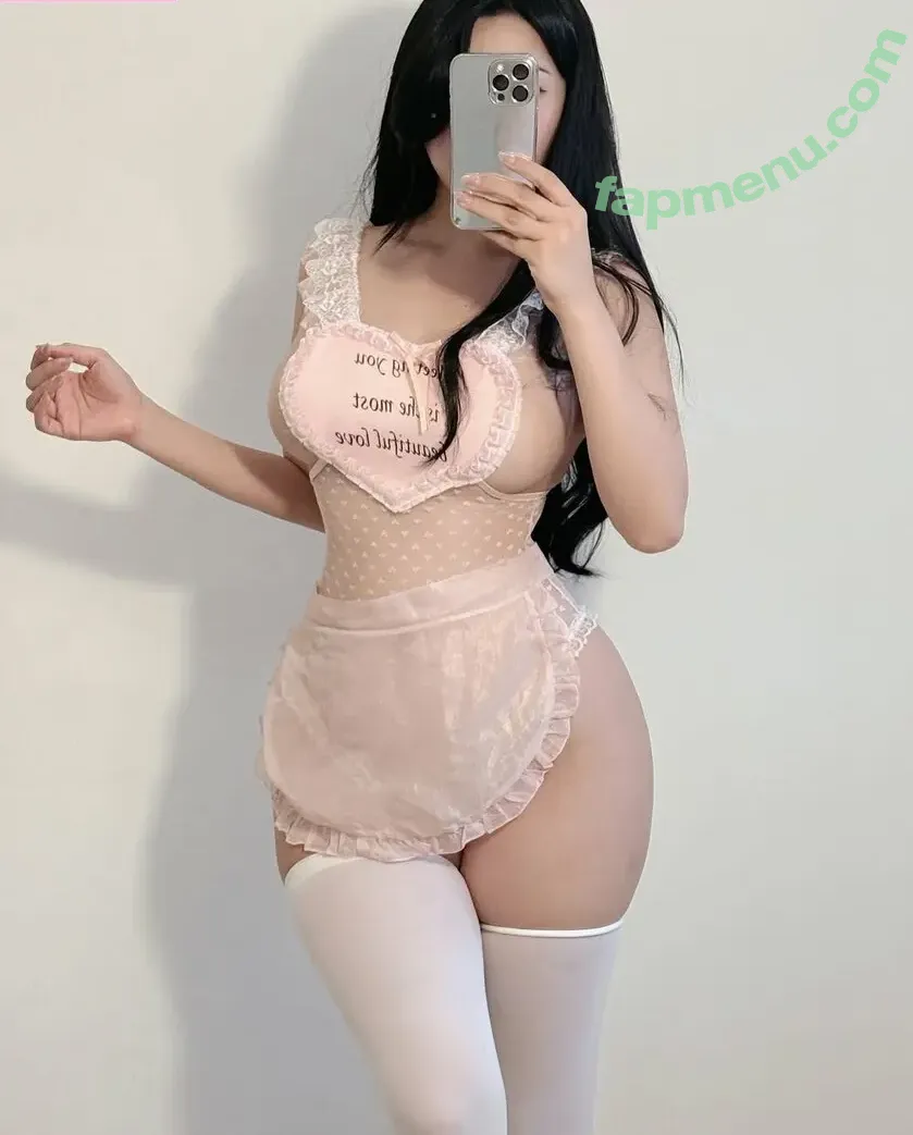 Duyenn Hipp nude photo #1732 (duyenn.hipp)