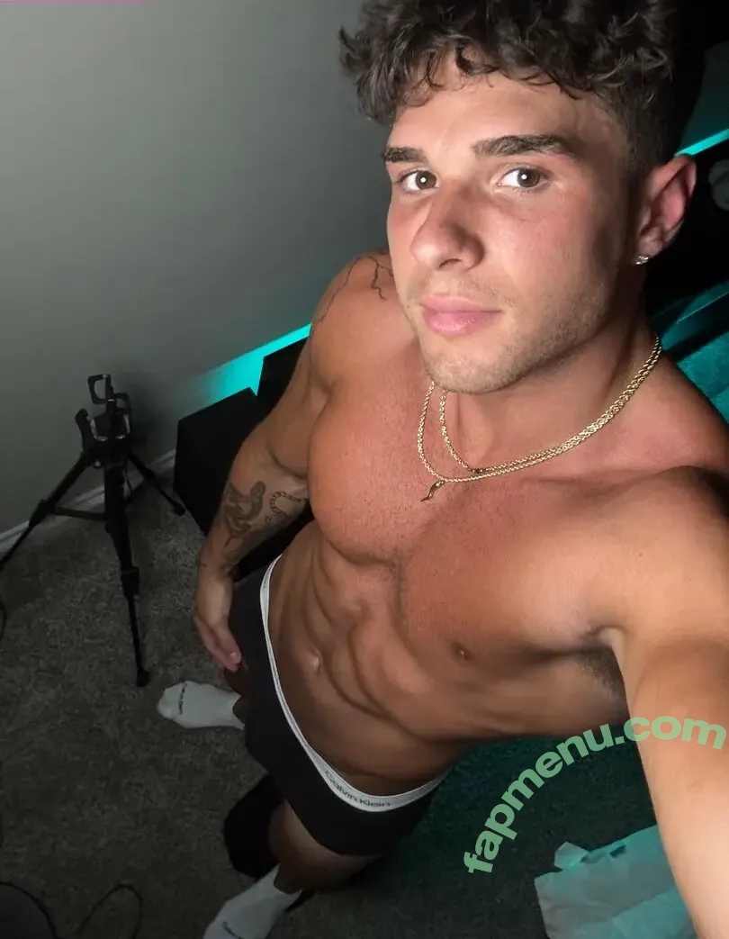 dylan.nichols13 nude photo #0014 (dylan.nichols13)