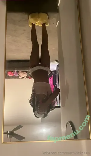  nude photo #0001