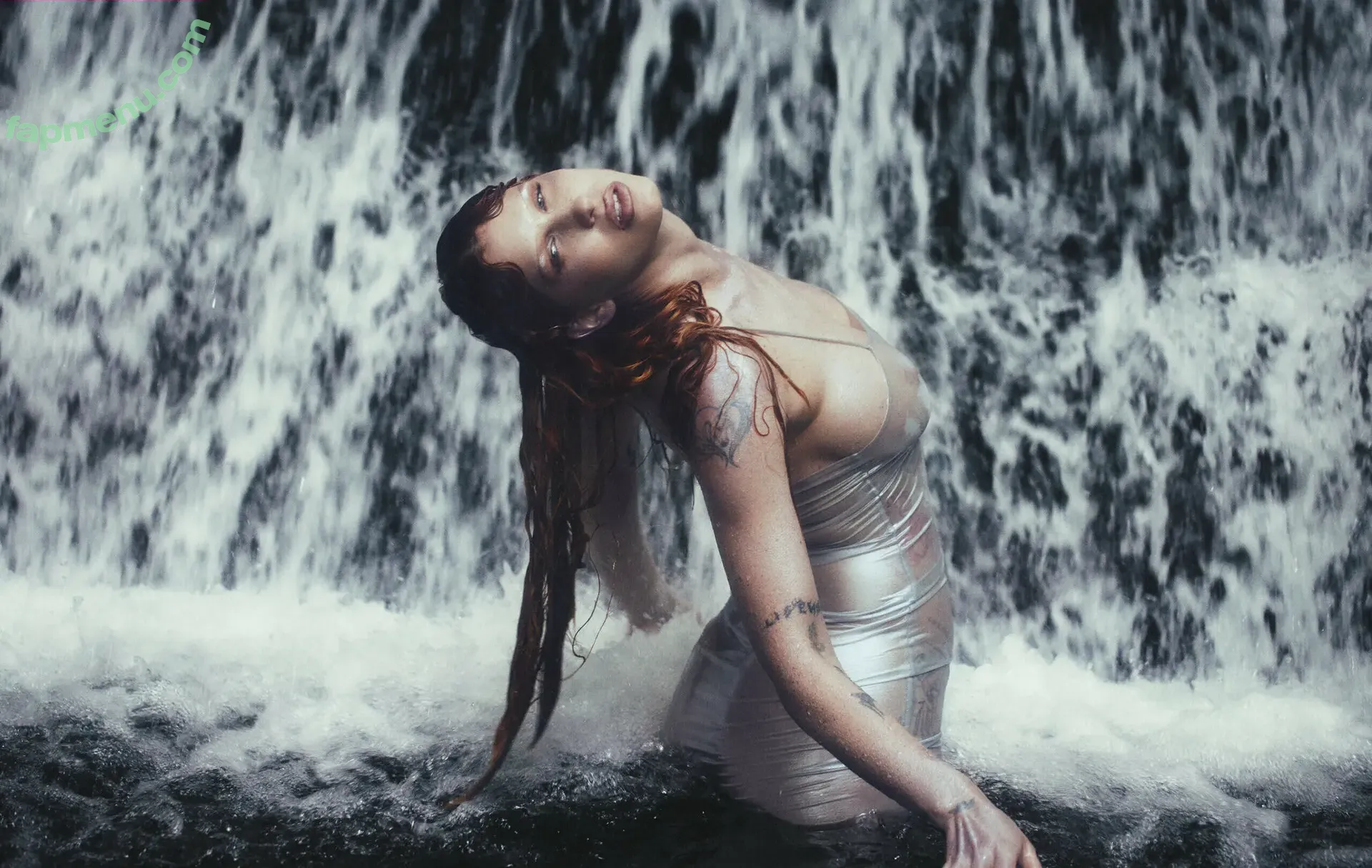 Eartheater nude photo #0003 (Alexandra Drewchin)