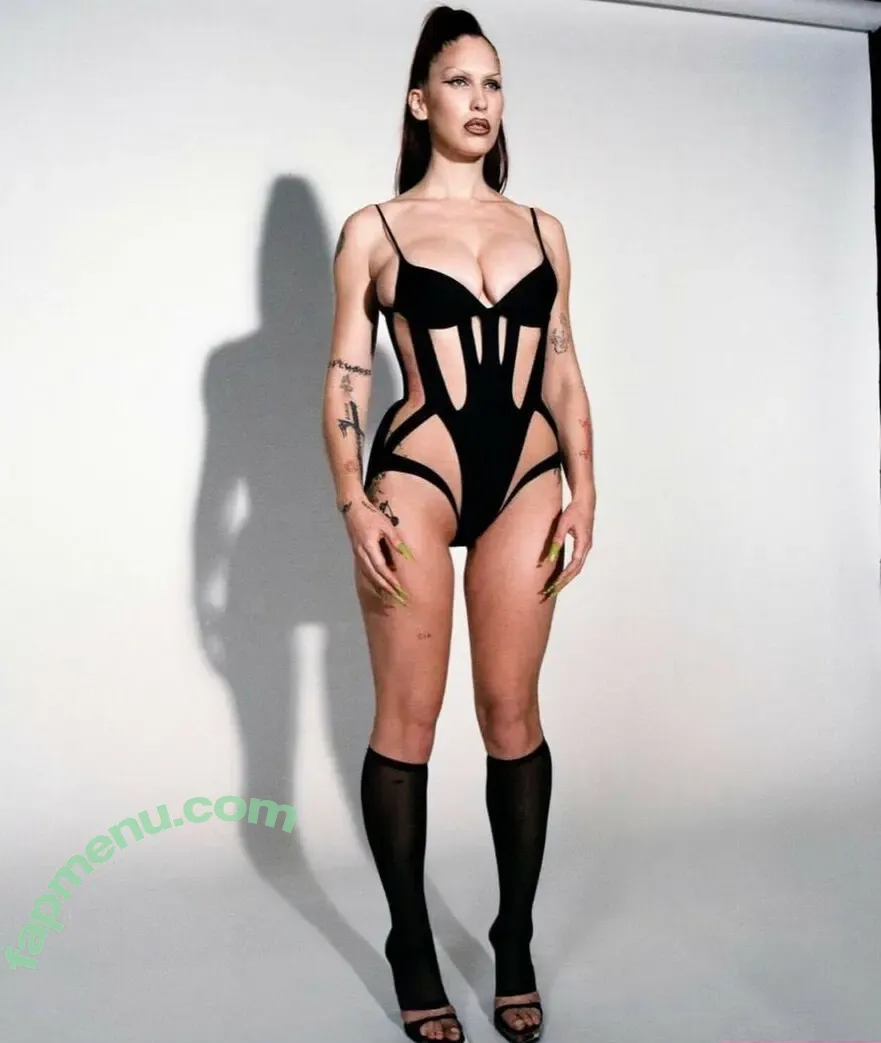 Eartheater nude photo #0024 (Alexandra Drewchin)