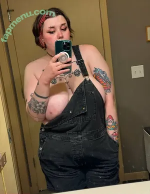 edgychubby1 / chubby.bee.designs nude photo #0036
