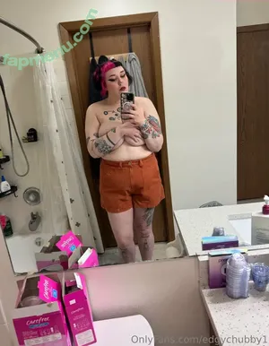 edgychubby1 / chubby.bee.designs nude photo #0038