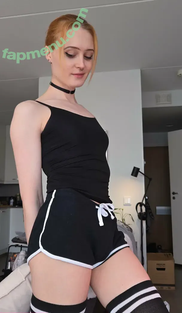 eeziss nude photo #0368 (eeezisss)