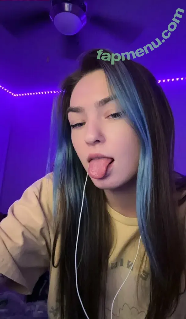 egirlMo nude photo #0001 (egirlm0 / queen_egirl27)