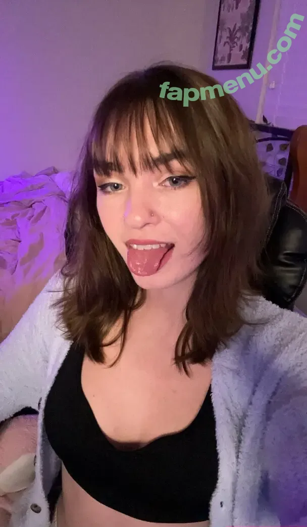 egirlMo nude photo #0005 (egirlm0 / queen_egirl27)