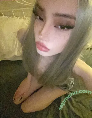 Eieniffy nude photo #0012