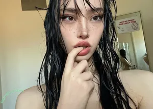 Eieniffy nude photo #0017