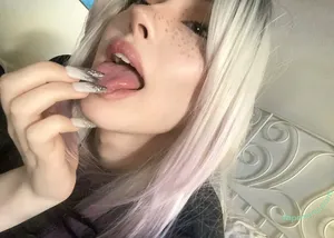 Eieniffy nude photo #0018