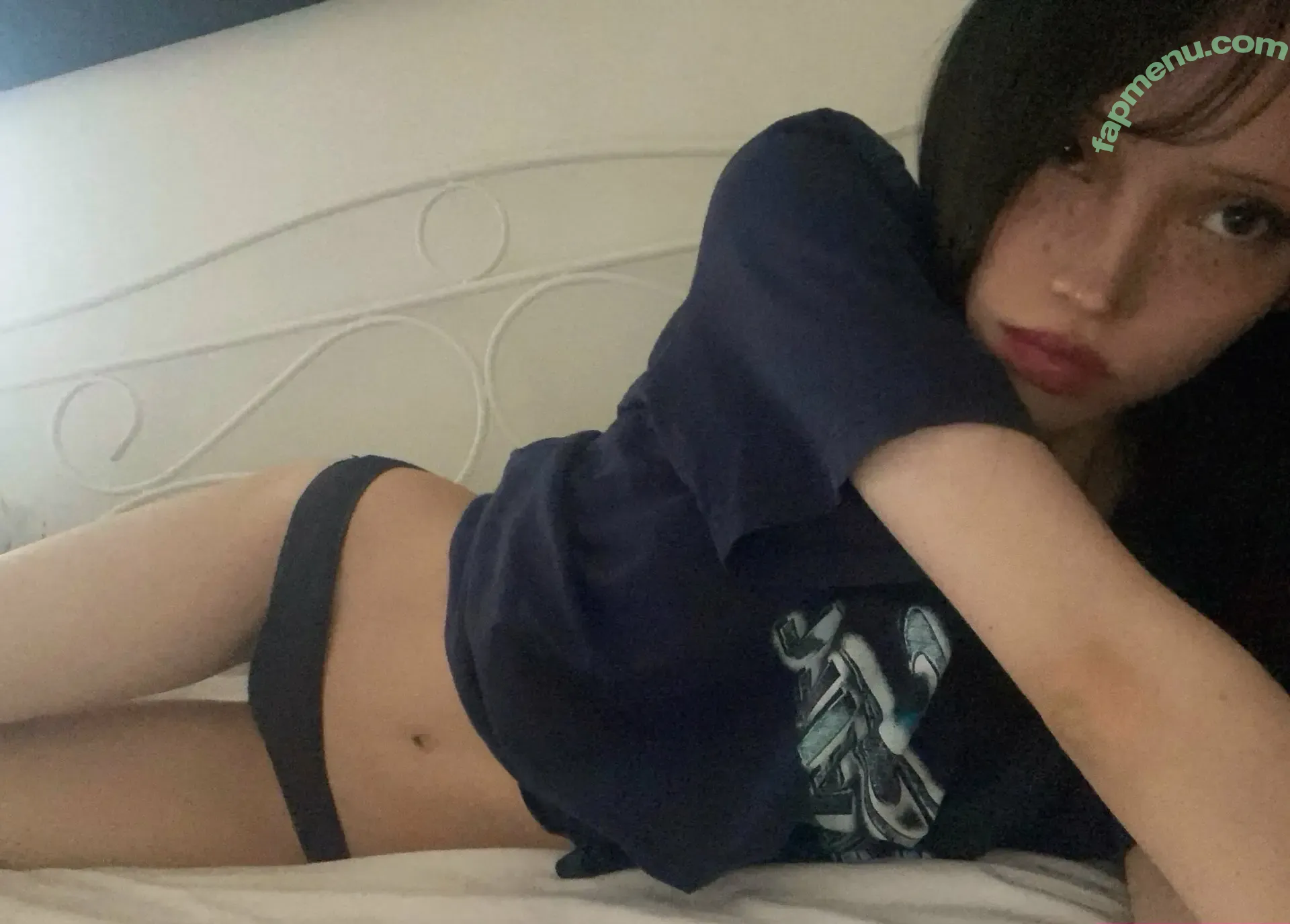 Eieniffy nude photo #0011 (Eieniffy)