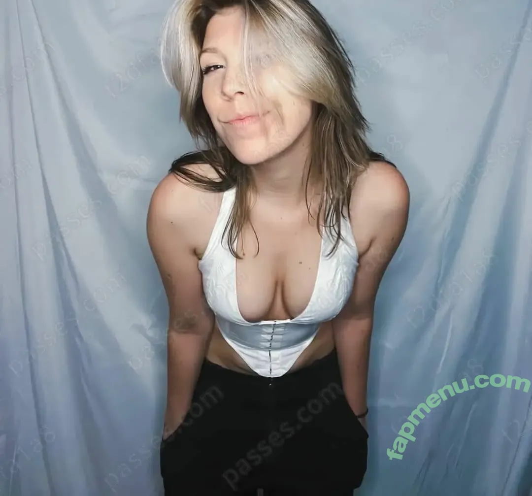 ElainaExe nude photo #0006 (elaina.exe)