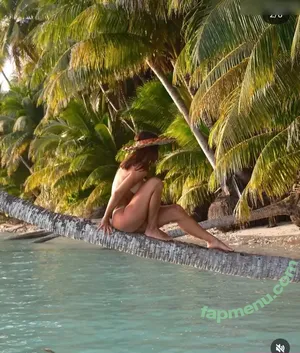 Elayna Carausu / Sailing La Vagabonde / elayna.carausu nude photo #0076