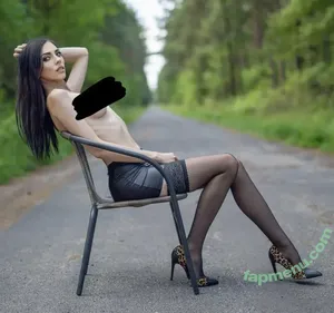  nude photo #0004