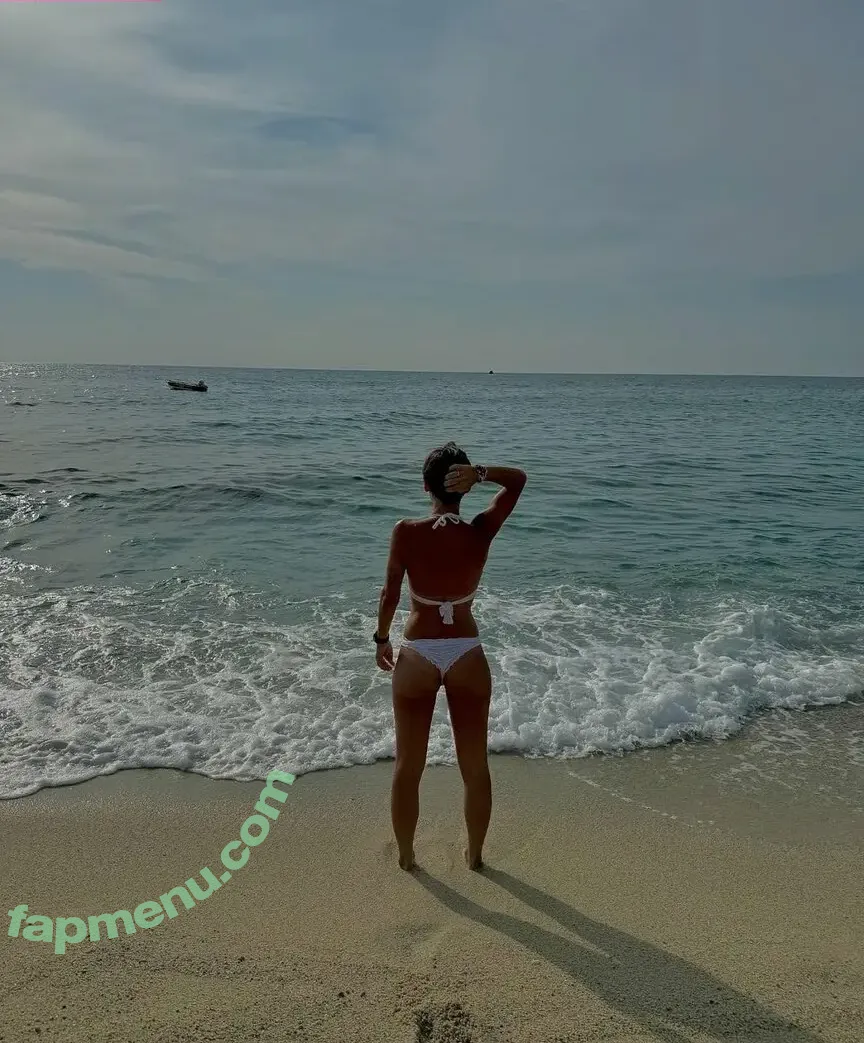 elenamusuruana nude photo #0011 (elenamusuruana)