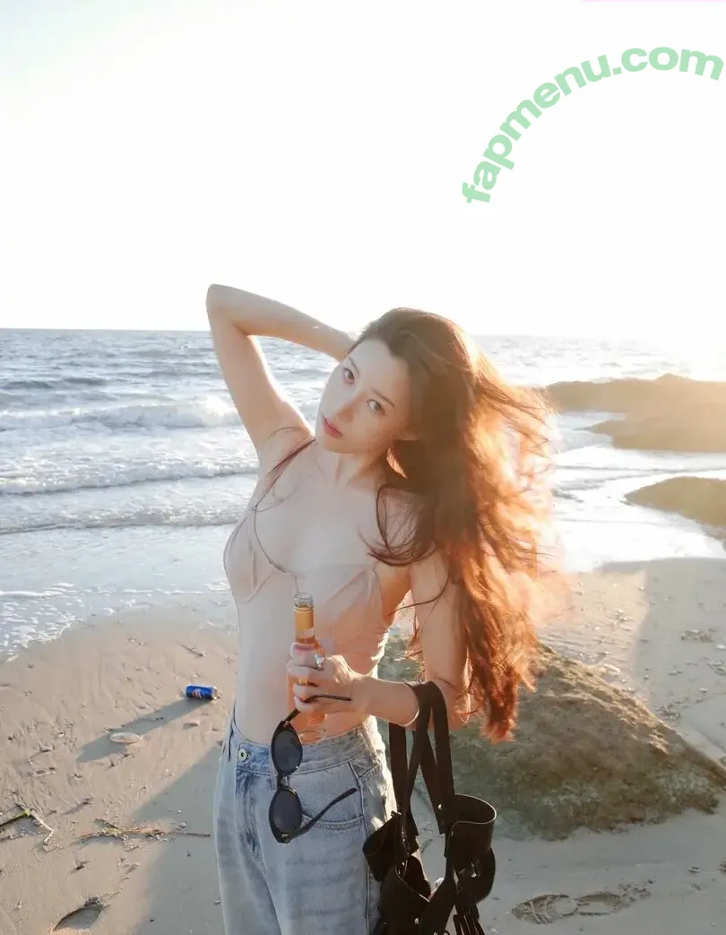 elfin_prairie nude photo #0048 (elfin_prairie)
