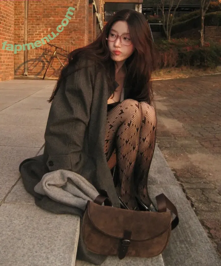 elfin_prairie nude photo #0118 (elfin_prairie)