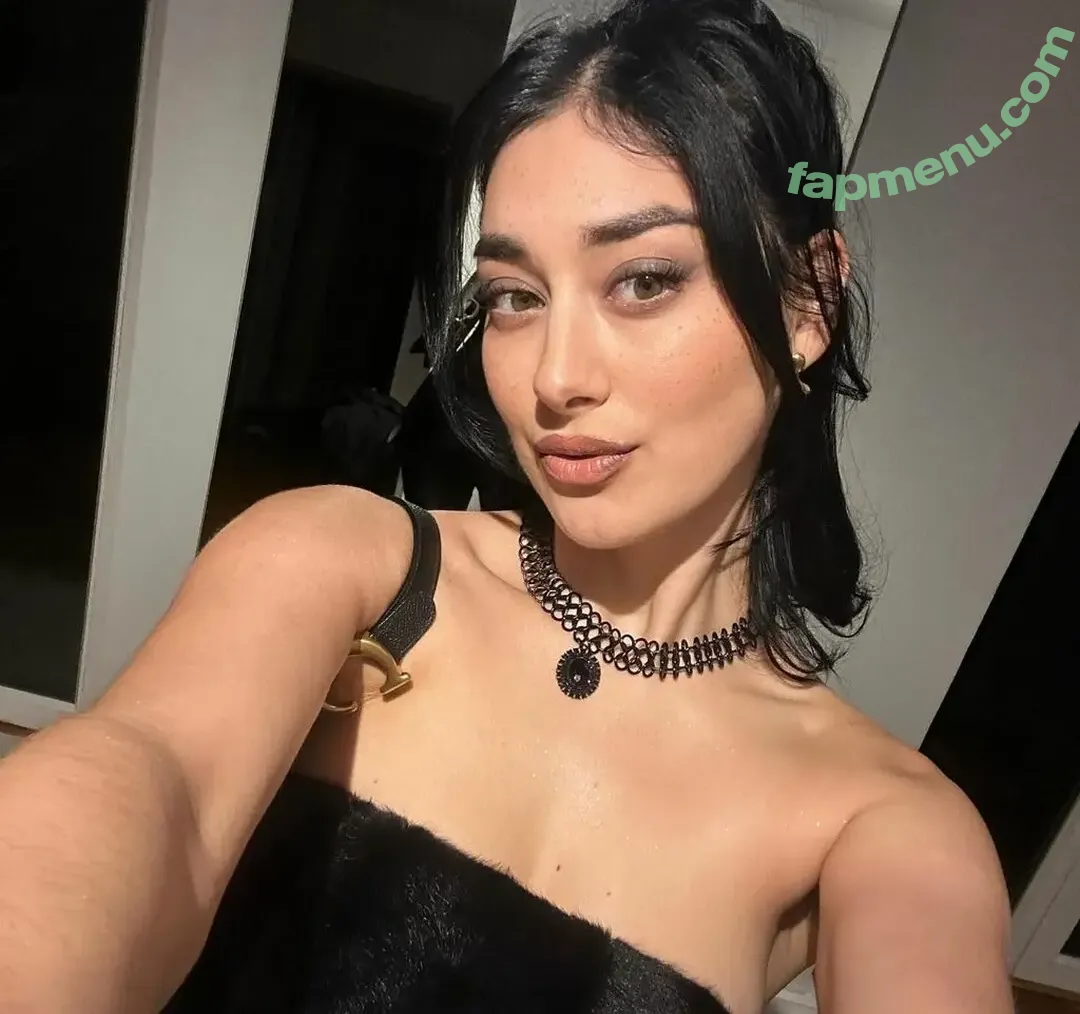 Elif Demirezer nude photo #0003 (Elif Demirezer)