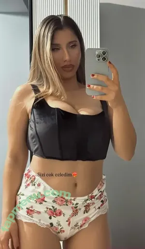 Elif Karaarslan / elifkaraarslan_17 nude photo #0219