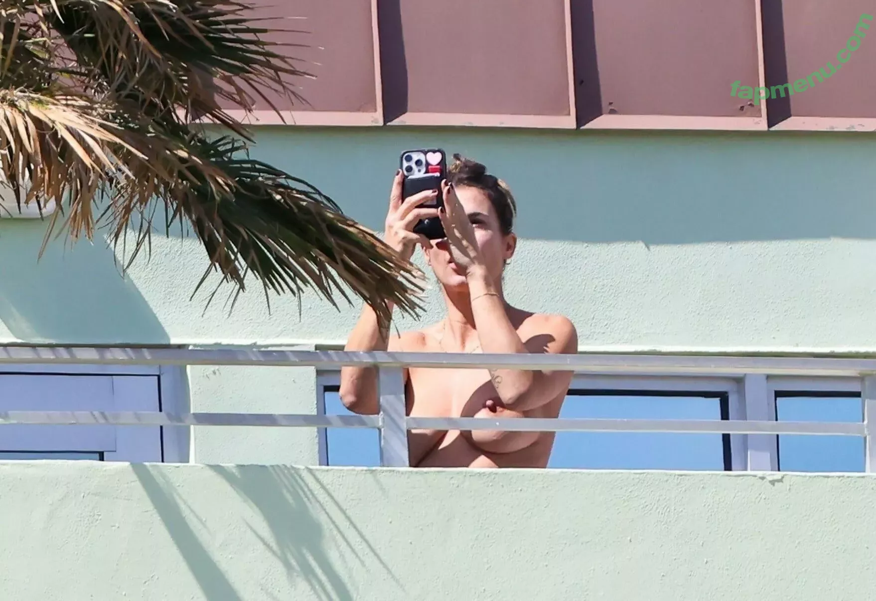 Elisabetta Canalis nude photo #0564 (JustElisabetta / littlecrumb_)