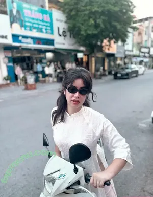 Elise ASMR / Elise Tran / Elise's Garden / reel nude photo #0142