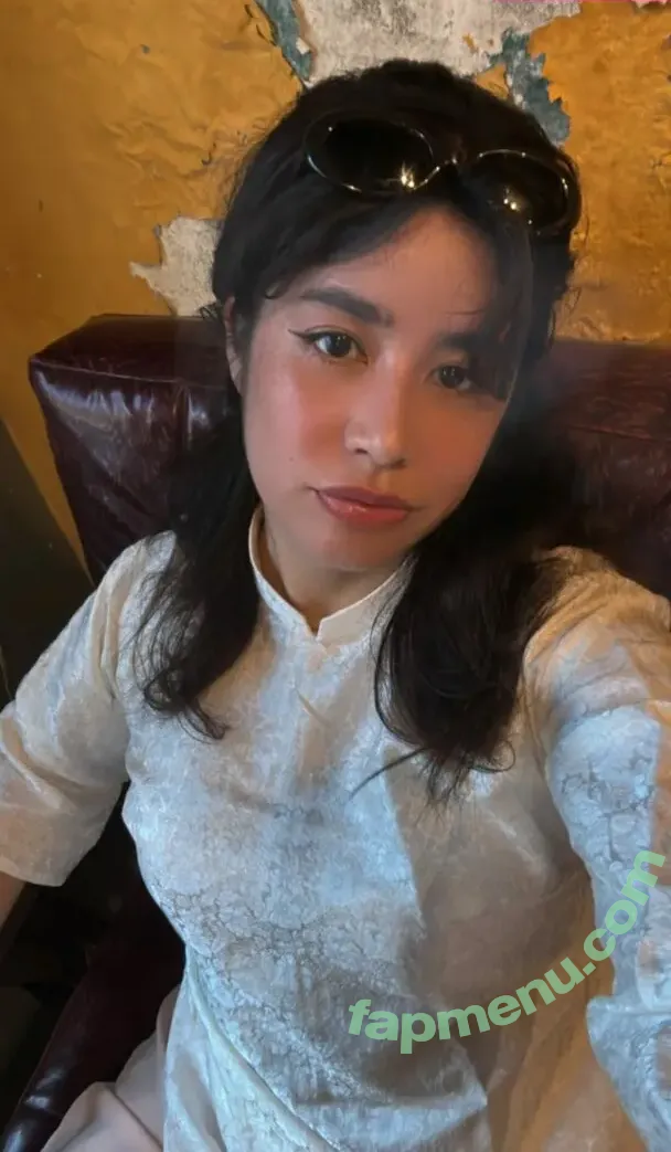 Elise ASMR nude photo #0122 (Elise Tran / Elise's Garden / reel)