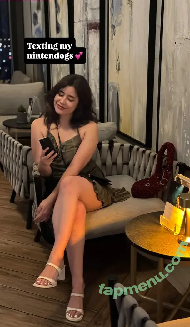 Elise ASMR nude photo #0144 (Elise Tran / Elise's Garden / reel)