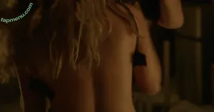 Eliza Taylor / elizajaneface nude photo #0212