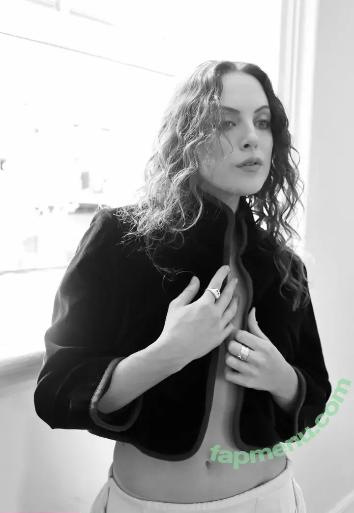 Elizabeth Gillies nude photo #0491 (lizgillz)